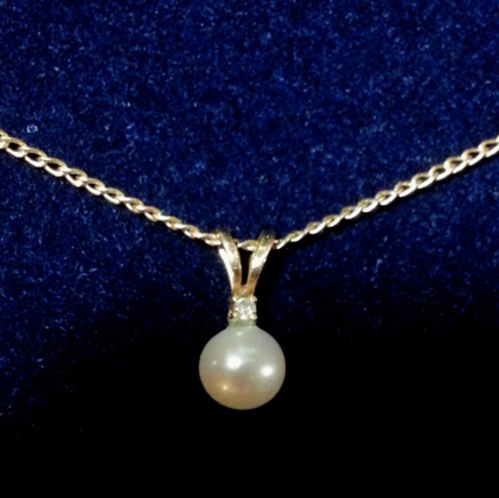 Delicate natural 5 mm pearl & .02ct diamond necklace 18" 14kt GF Chain